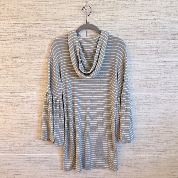 Lou & Grey 3/4 Wide Sleeve Hoodie Sweater Dress l SIZE XS - Picture 2 of 7